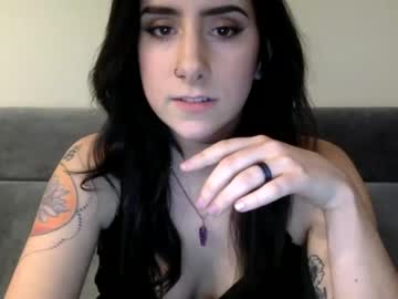 webcam girl hollywilder live cam image #1450800
