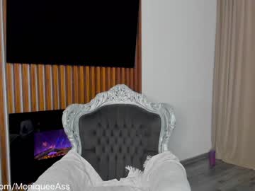 webcam girl moniqueeass live cam image #5185725