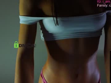 webcam girl crazzy_cherry live cam image #12583704
