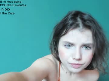 webcam girl stellawells live cam image #2190337