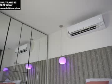 webcam girl camilitasu live cam image #9152649