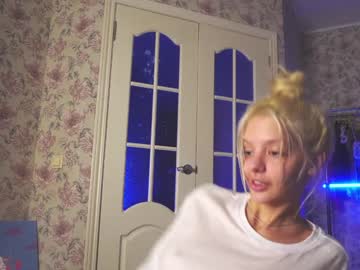 webcam girl lesi_moonie live cam image #10967686