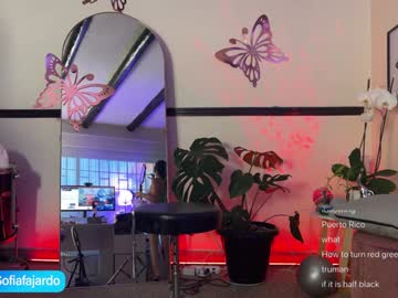 webcam girl sweet_littleee live cam image #10187176