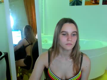 webcam couple kira_vong live cam image #381824