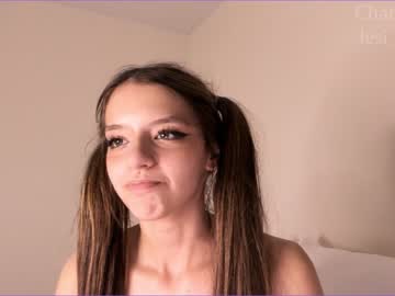 webcam girl lesi_moon live cam image #7328915