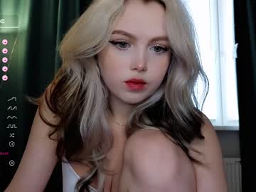 webcam girl small_blondee live cam image #6902559