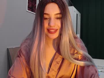 webcam girl angella_kleee live cam image #2047993