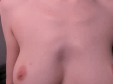 webcam girl lauratanguy live cam image #10423562