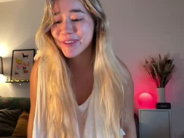 webcam girl kristyspiritedaway live cam image #10956417
