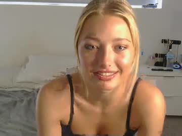 webcam girl gisellestreams live cam image #11492321