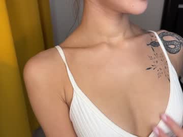 webcam girl cuteelsa_ live cam image #8977900