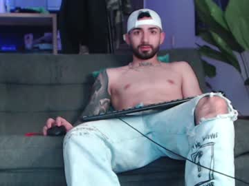 webcam man fratguysonline live cam image #3356812