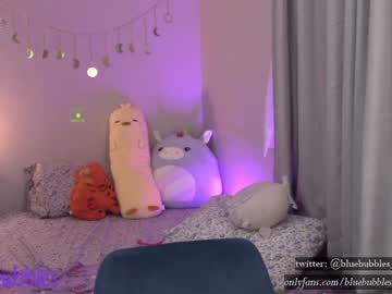 webcam girl blue_bubbles118 live cam image #2369824