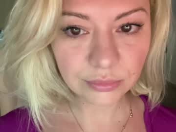 webcam girl kiradivine live cam image #8529951