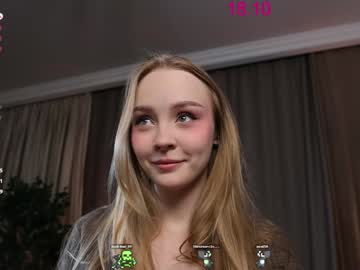 webcam girl lissa_meooow live cam image #10799348
