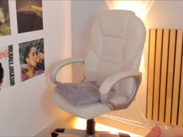 webcam girl little_effy18 live cam image #6878021