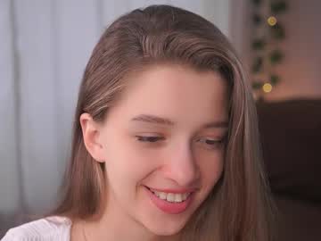 webcam girl little_poetry live cam image #12465191