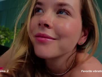 webcam girl milly_shy live cam image #12444827