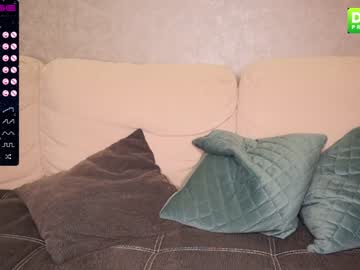 webcam girl fallen_angel_18 live cam image #2028474