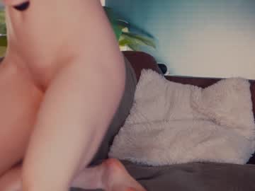 webcam girl emily_fox_official live cam image #5938152