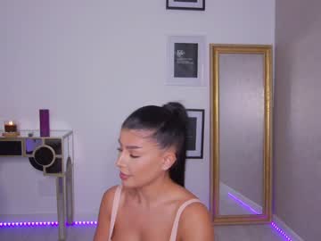 webcam girl moniqueeass live cam image #10376053