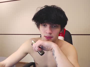 webcam man teddy_mode live cam image #1086369