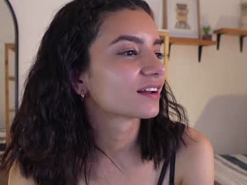 webcam girl urcutelinda live cam image #8851797