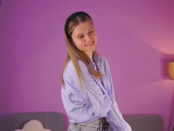 webcam girl alisia_spinnet live cam image #8404893