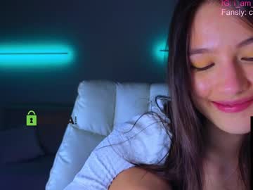 webcam girl crazzy_cherry live cam image #13006122
