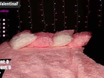 webcam girl milavalentinax live cam image #1585676