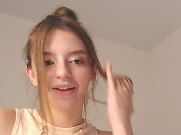 webcam girl lesi_moon live cam image #6736944