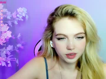 webcam girl small_blondee live cam image #5063491