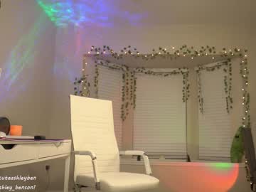 webcam girl ashley_benson1 live cam image #2886789