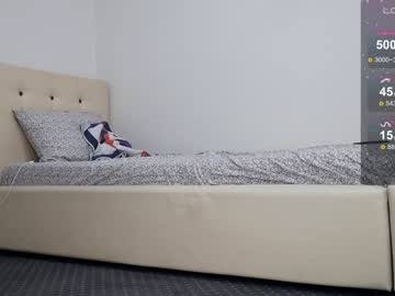 webcam girl carmela_fox live cam image #8212336