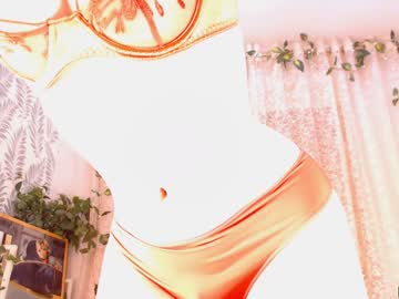 webcam girl arian_fox live cam image #2694692