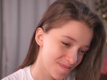 webcam girl little_poetry live cam image #12476741