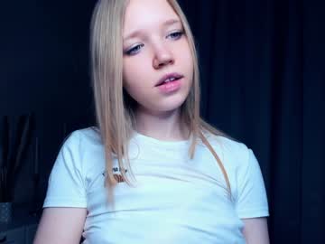 webcam girl hug_honestly live cam image #7781168