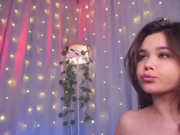 webcam girl helenmoors live cam image #7175924