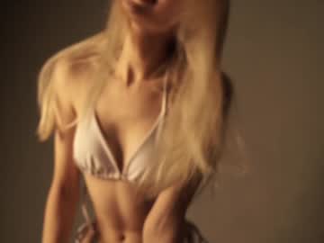 webcam girl cuteelsa_ live cam image #6536730