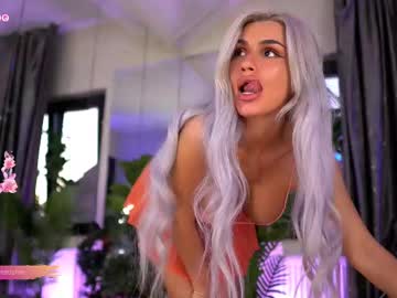 webcam girl serene_sophiex live cam image #12569368