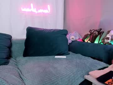 webcam girl l0ve_sh0w live cam image #7037463
