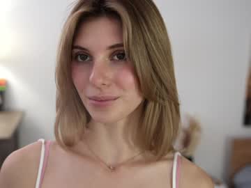 webcam girl refined_style live cam image #10382991