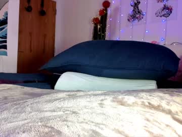 webcam girl littlee33 live cam image #2435083