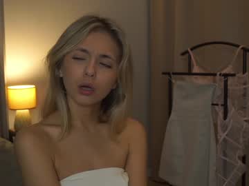 webcam girl mildredgarrett live cam image #11139500