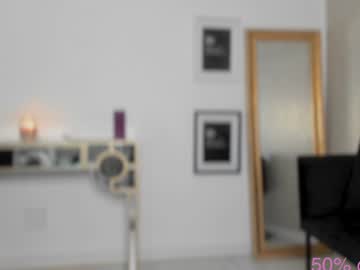 webcam girl moniqueeass live cam image #12747451