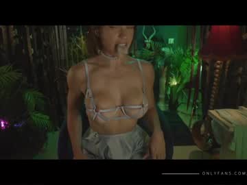 webcam girl lucieoude_ live cam image #3517251