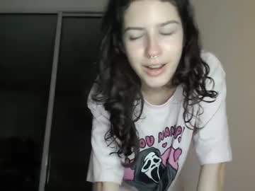 webcam girl frenchava live cam image #8768467