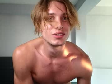 webcam man cryptongood live cam image #11754765