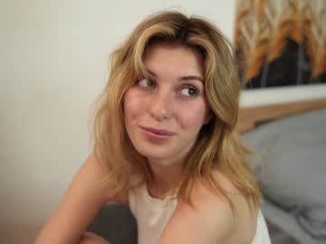 webcam girl refined_style live cam image #10339448