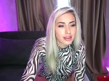 webcam girl laurakozlov live cam image #8393297